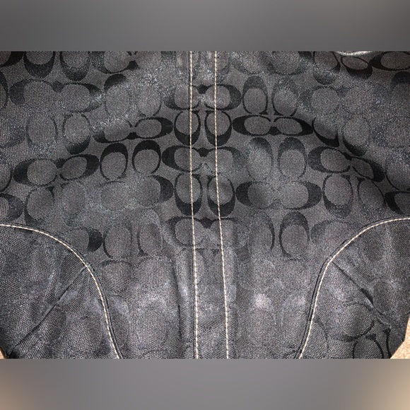 Coach tassel purse. - Picture 3 of 8